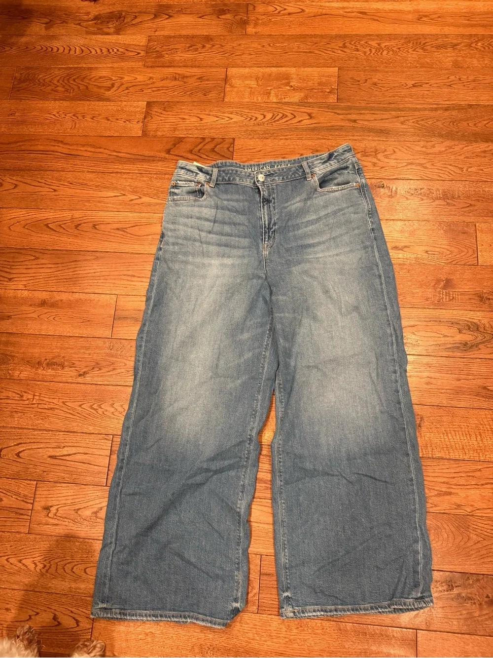 American Eagle High-Waisted Baggy Wide-Leg Jean - Blue - Picture 4 of 7